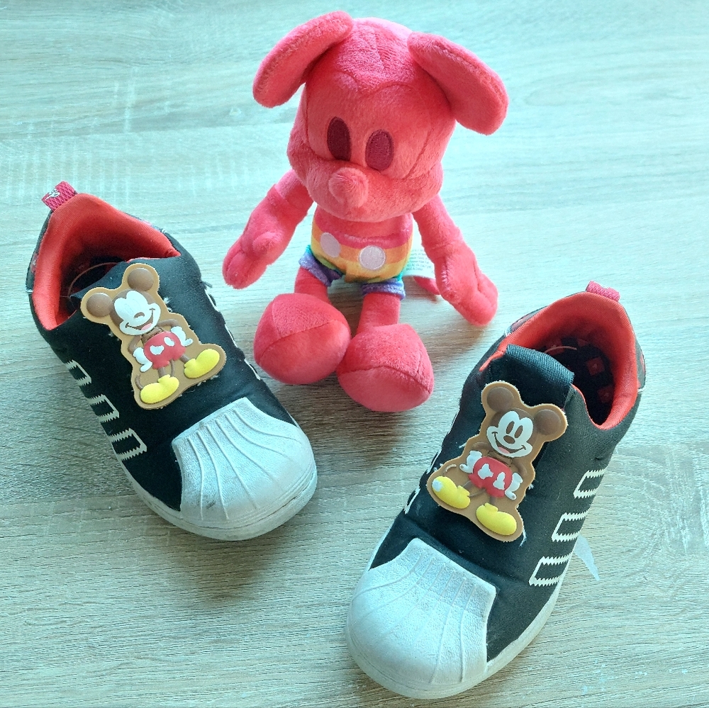 Adidas Mickey shoes 12.5 - Picture 15 of 15
